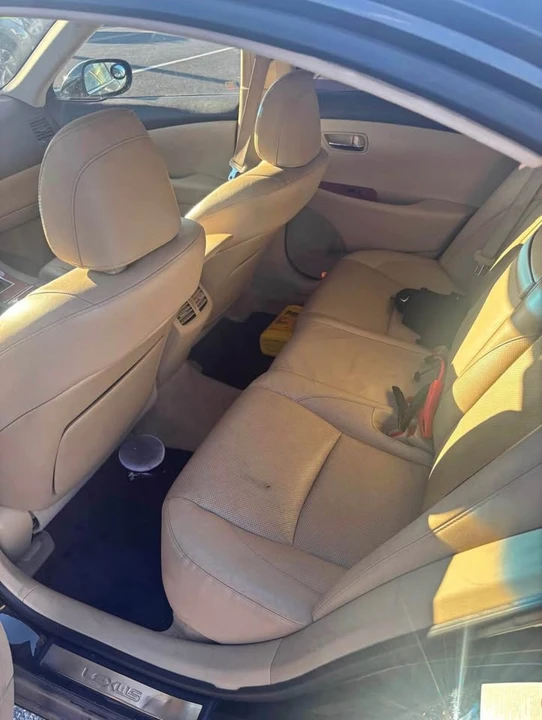 2009 Lexus ES 4th Gen - Image 2 of 4