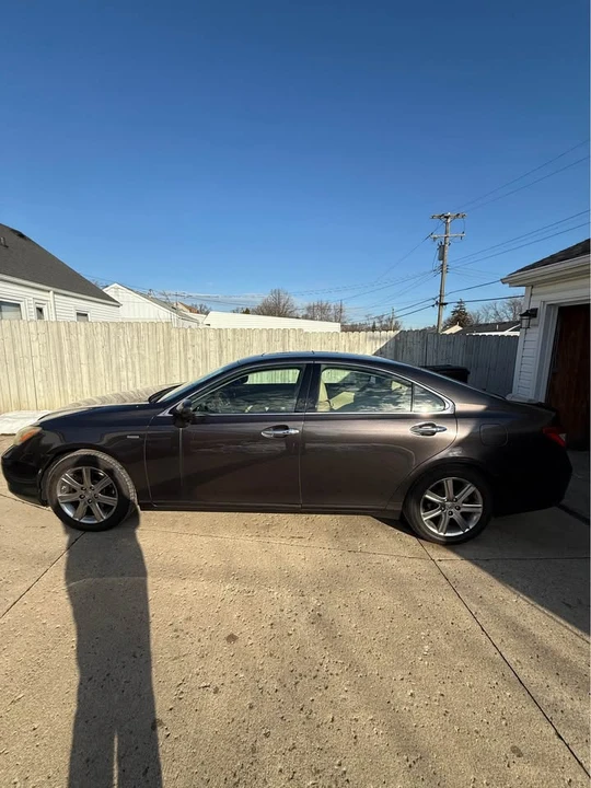 2009 Lexus ES 4th Gen - Image 2 of 12