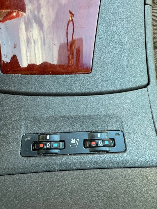 2009 Lexus ES 4th Gen - Image 11 of 12