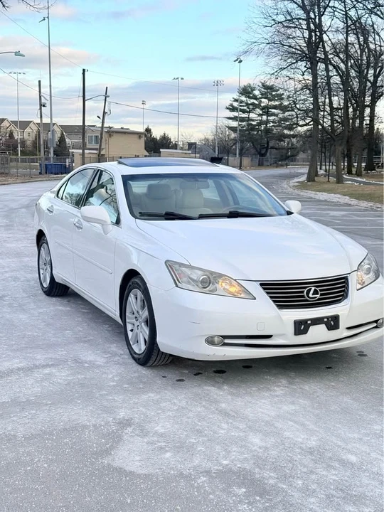 2009 Lexus ES 4th Gen - Image 2 of 11