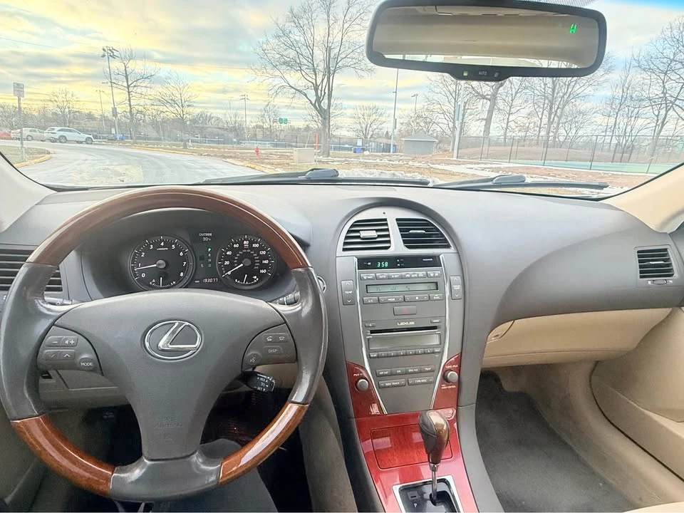 2009 Lexus ES 4th Gen - Image 10 of 11