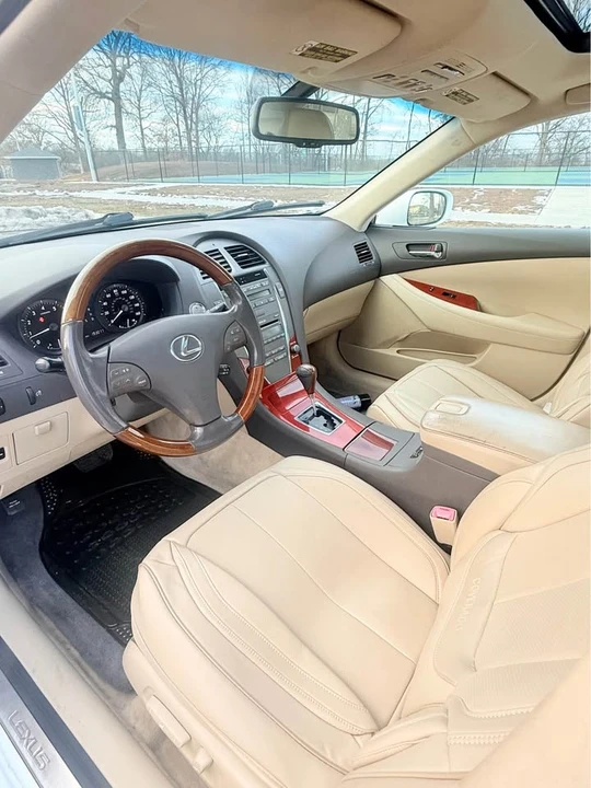 2009 Lexus ES 4th Gen - Image 9 of 11
