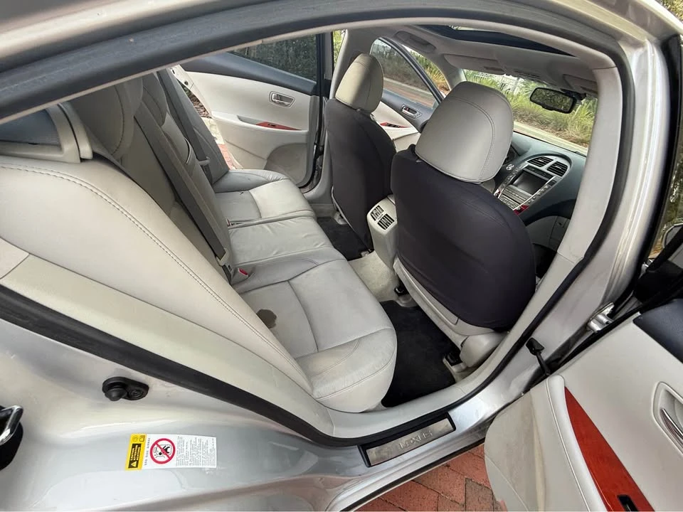 2009 Lexus ES 5th Gen - Image 12 of 17