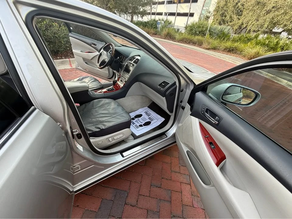 2009 Lexus ES 5th Gen - Image 14 of 17