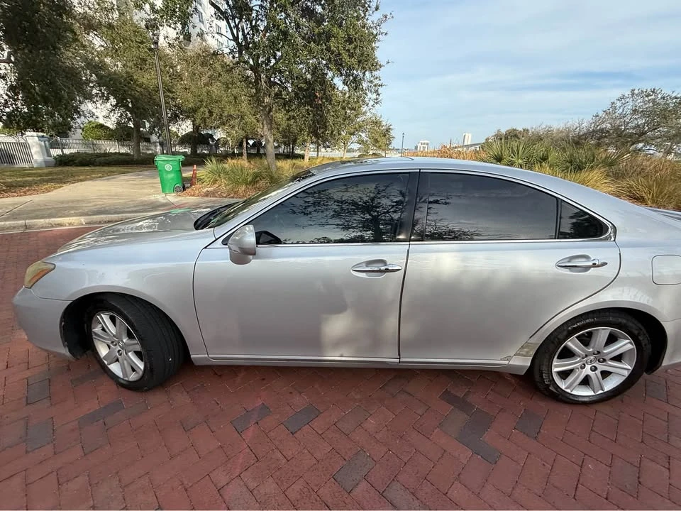 2009 Lexus ES 5th Gen - Image 3 of 17
