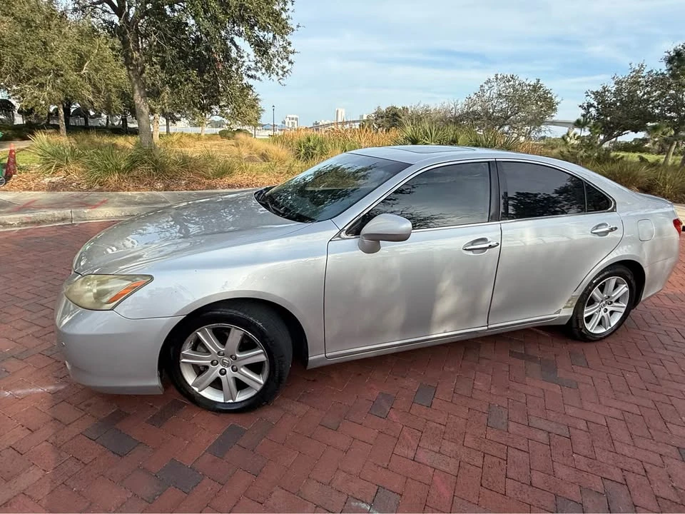 2009 Lexus ES 5th Gen - Image 2 of 17