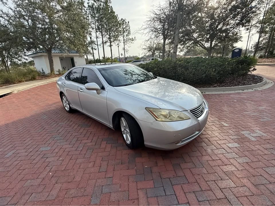 2009 Lexus ES 5th Gen - Image 8 of 17