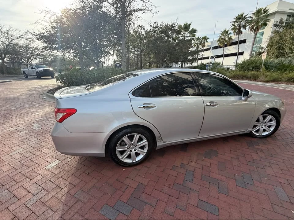2009 Lexus ES 5th Gen - Image 6 of 17