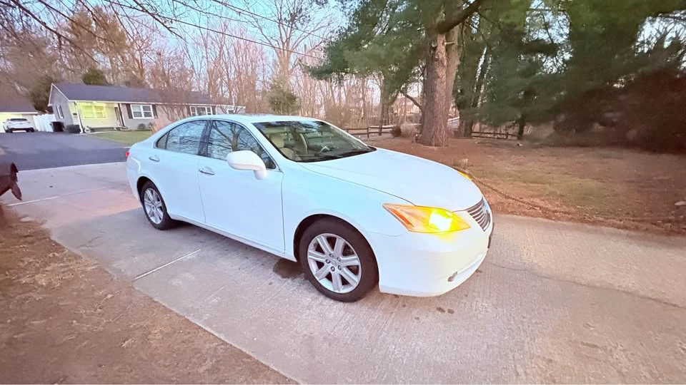 2009 Lexus ES 5th Gen - Image 2 of 7