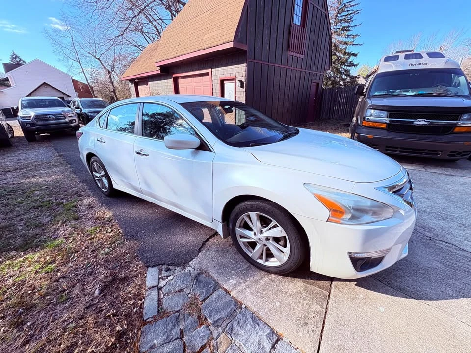 2009 Lexus ES 5th Gen - Image 2 of 9