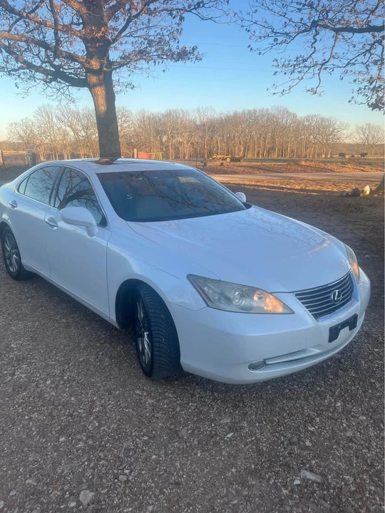 2009 Lexus ES 4th Gen - Image 2 of 10