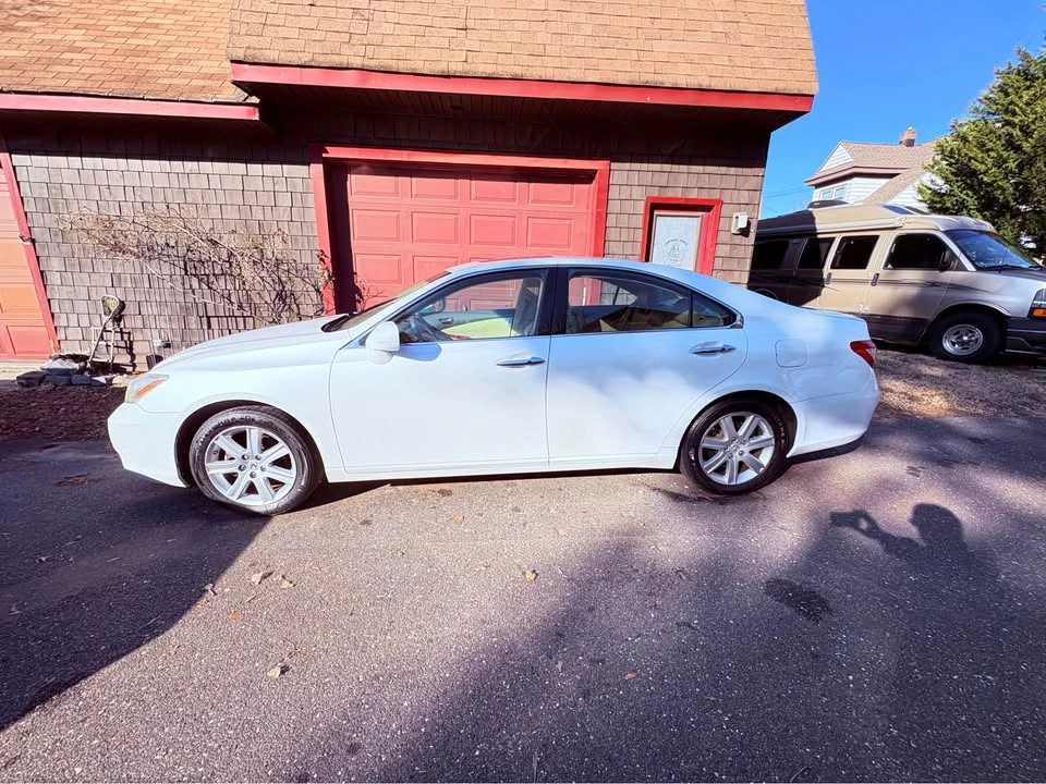 2009 Lexus ES 5th Gen - Image 4 of 9