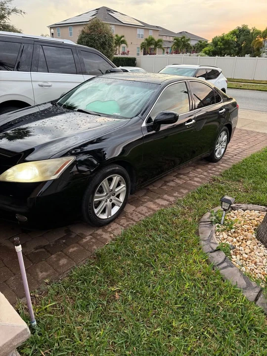 2009 Lexus ES 4th Gen - Image 2 of 14
