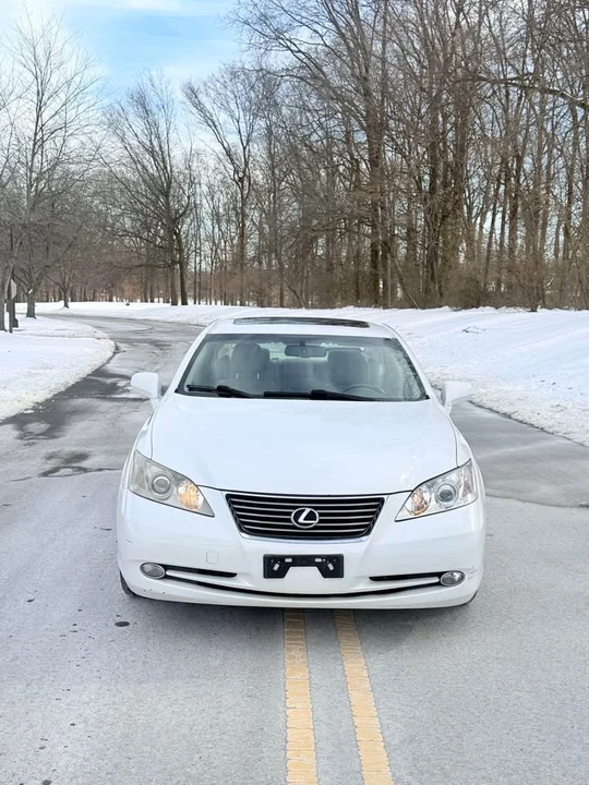 2009 Lexus ES 5th Gen - Image 3 of 19