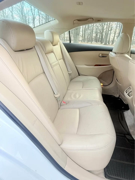 2009 Lexus ES 5th Gen - Image 11 of 19