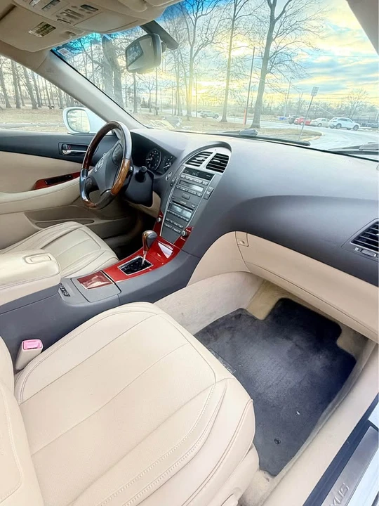 2009 Lexus ES 5th Gen - Image 13 of 19