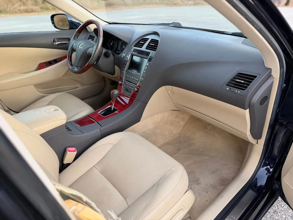 2009 Lexus ES 5th Gen - Image 17 of 20