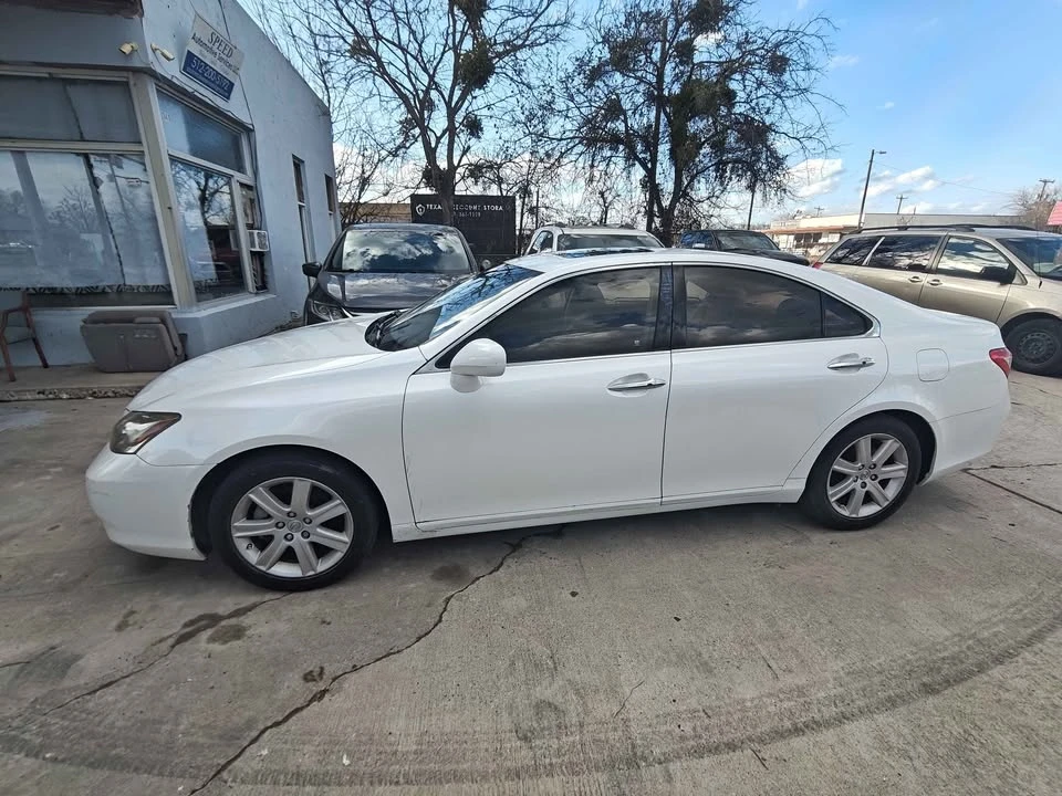 2009 Lexus ES 5th Gen - Image 4 of 12