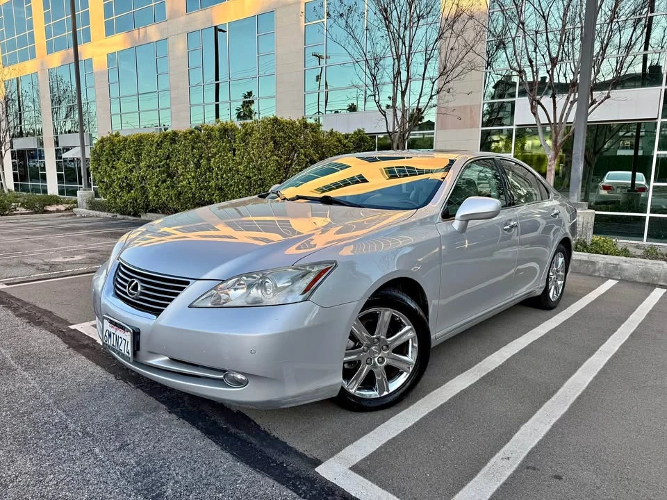 2009 Lexus ES 4th Gen - Image 2 of 20