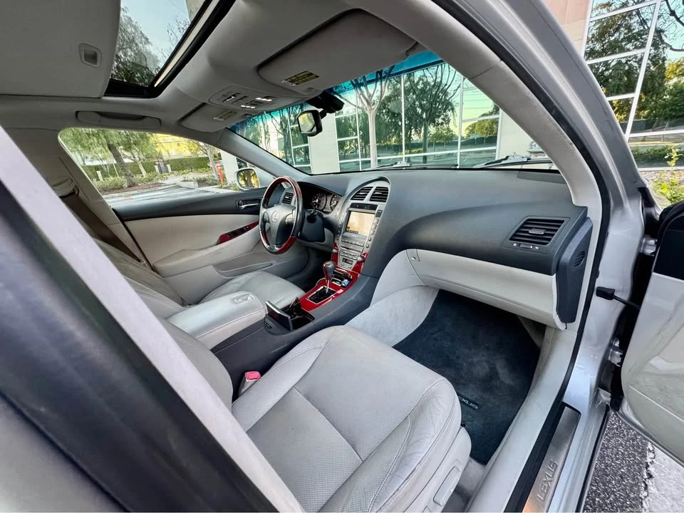 2009 Lexus ES 4th Gen - Image 14 of 18