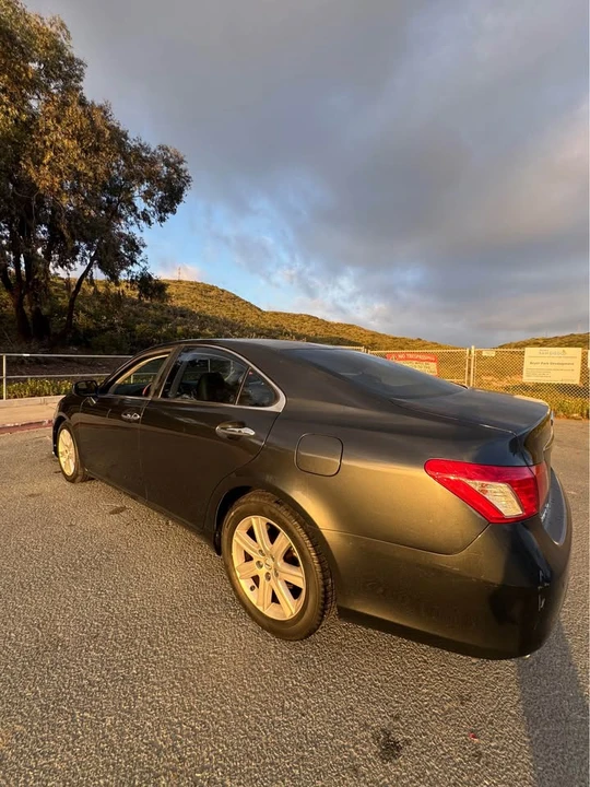 2009 Lexus ES 5th Gen - Image 3 of 16