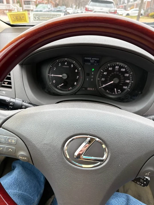 2009 Lexus ES 5th Gen - Image 11 of 13