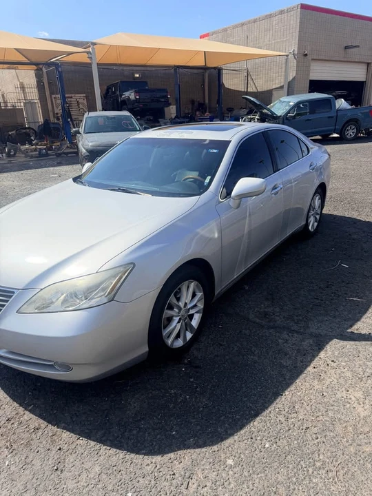 2009 Lexus ES 5th Gen - Image 2 of 12