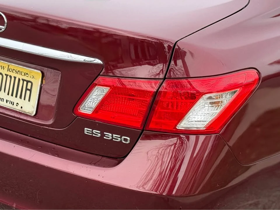 2009 Lexus ES 5th Gen - Image 11 of 20