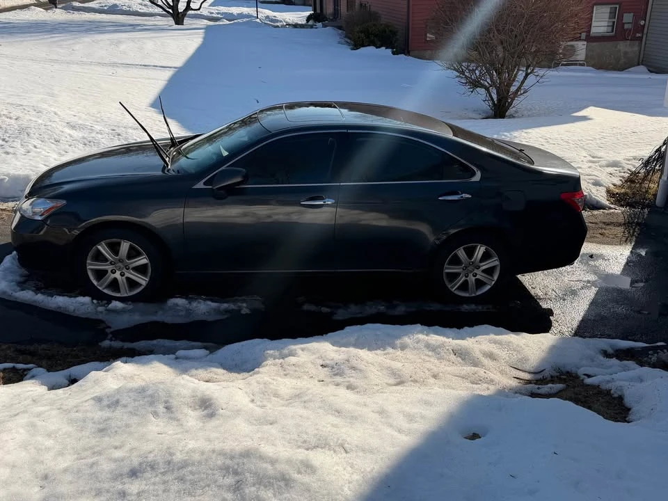 2009 Lexus ES 5th Gen - Image 2 of 2