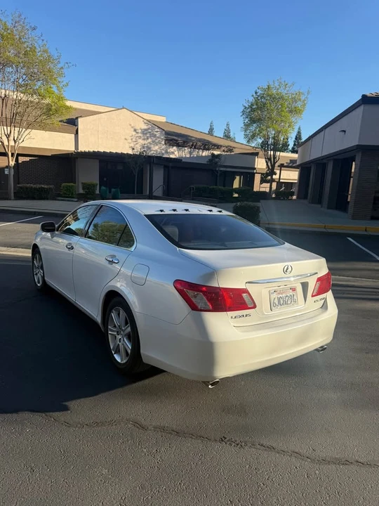 2009 Lexus ES 5th Gen - Image 4 of 13