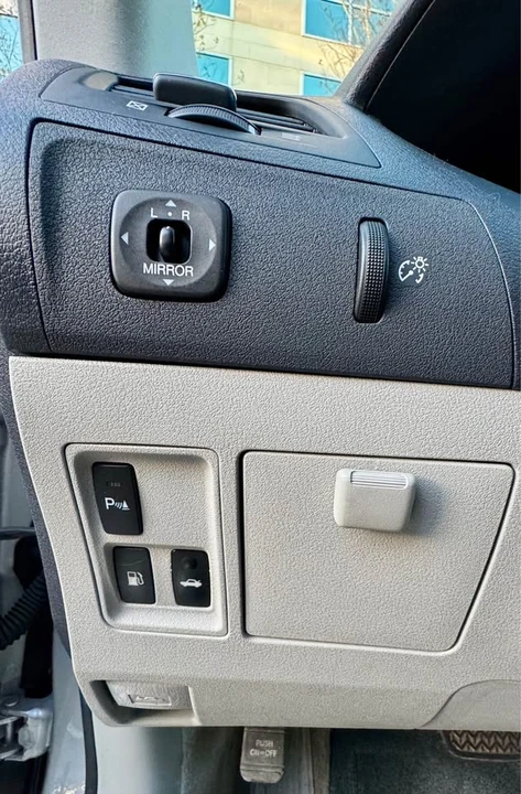 2009 Lexus ES 5th Gen - Image 13 of 19