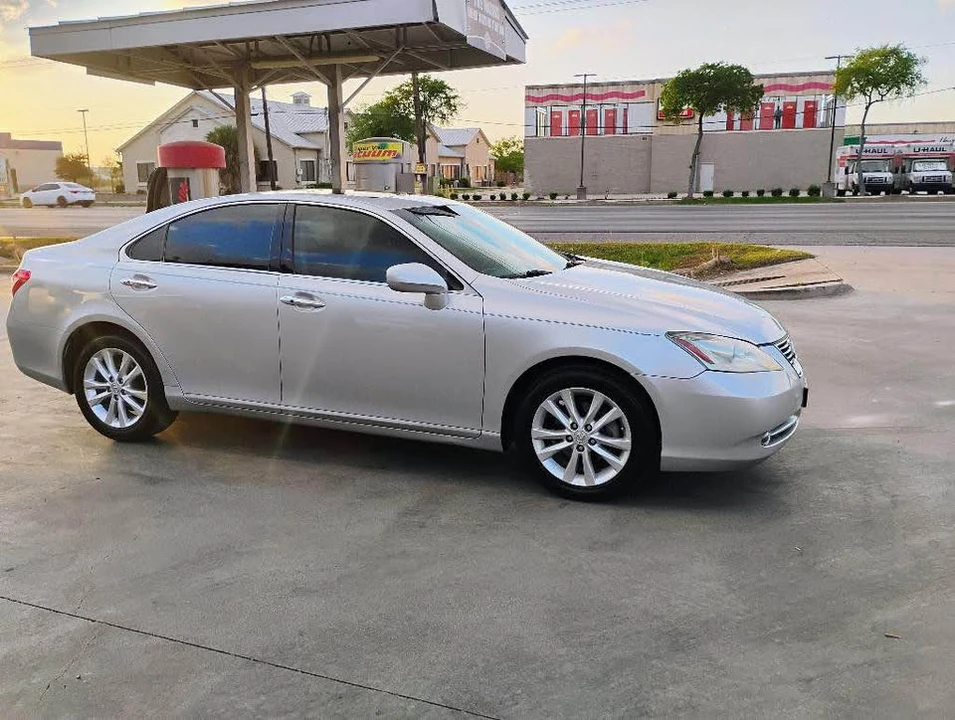 2009 Lexus ES 5th Gen - Image 7 of 10