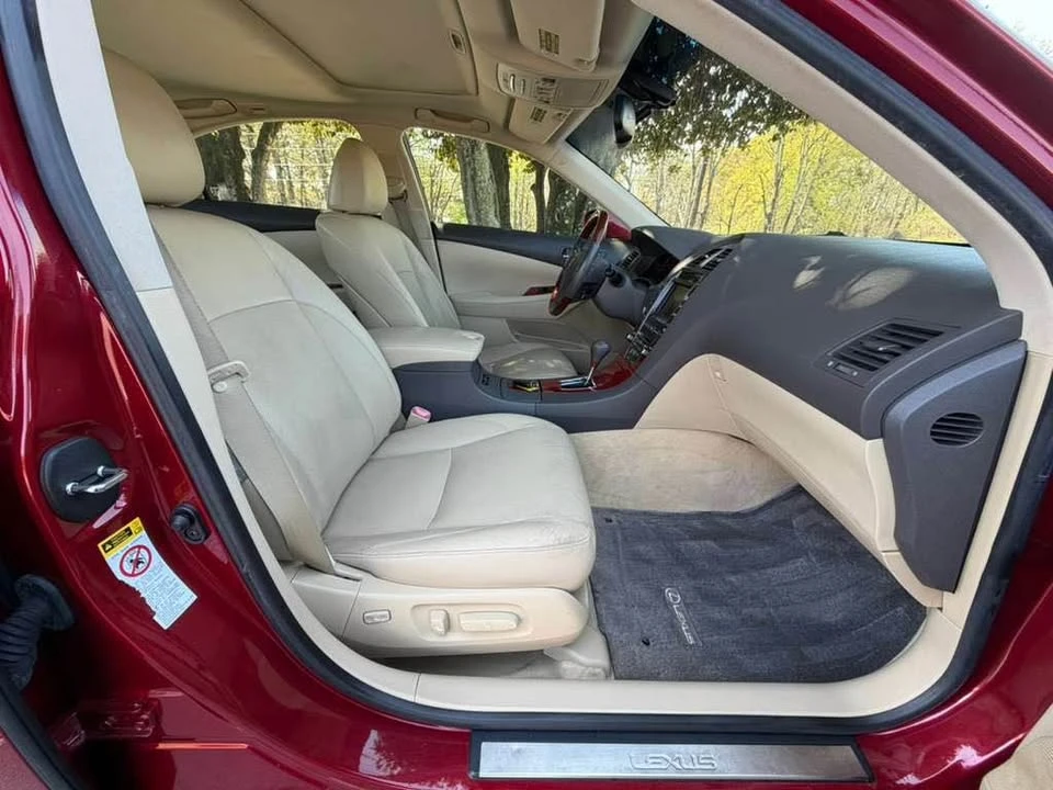 2009 Lexus ES 5th Gen - Image 12 of 13