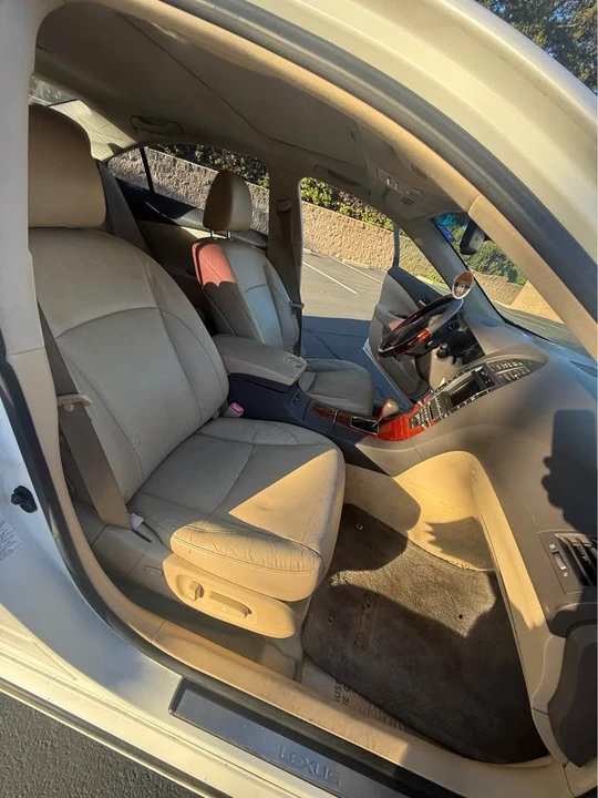 2009 Lexus ES 5th Gen - Image 12 of 13