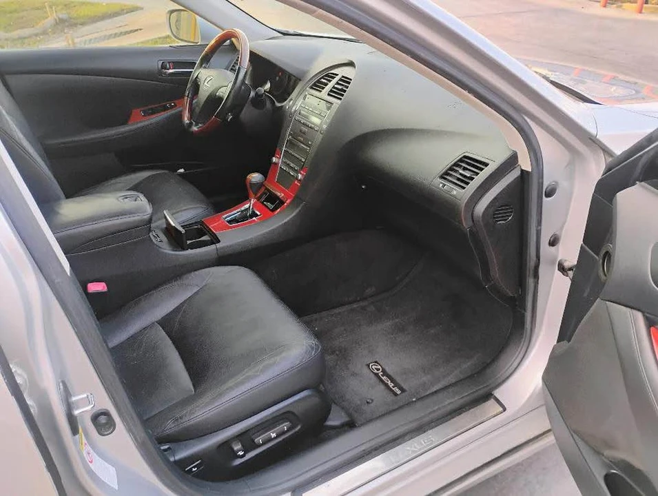 2009 Lexus ES 5th Gen - Image 9 of 10