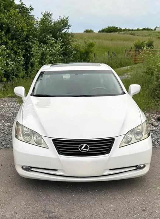 2009 Lexus ES 5th Gen - Image 2 of 5