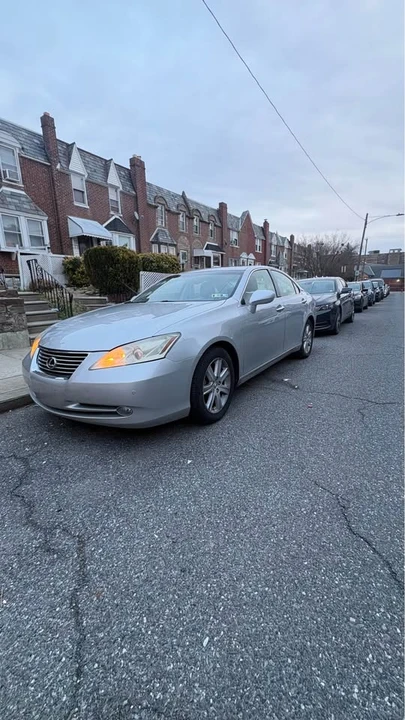 2009 Lexus ES 5th Gen - Image 2 of 9