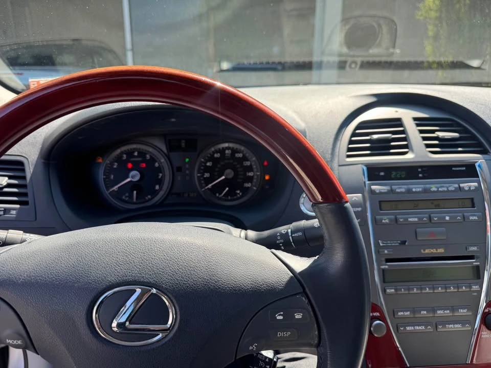 2009 Lexus ES 5th Gen - Image 14 of 17