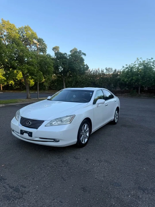 2009 Lexus ES 5th Gen - Image 2 of 15