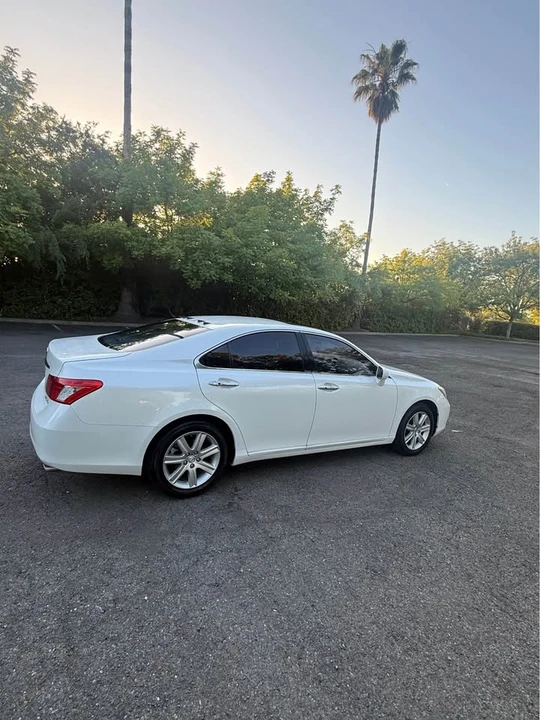 2009 Lexus ES 5th Gen - Image 7 of 15