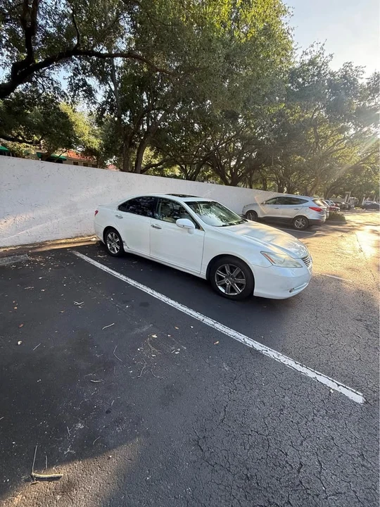2009 Lexus ES 5th Gen - Image 2 of 8