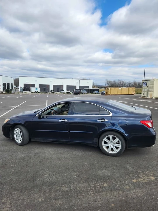 2009 Lexus ES 5th Gen - Image 3 of 16