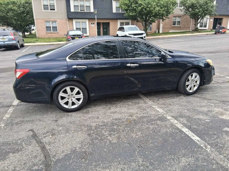 2009 Lexus ES 5th Gen - Image 2 of 10