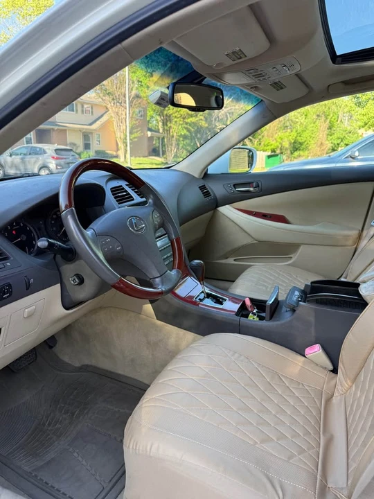 2009 Lexus ES 5th Gen - Image 4 of 15