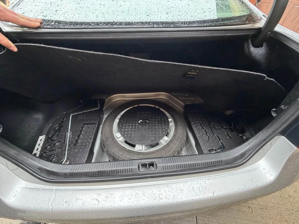 2009 Lexus ES 5th Gen - Image 10 of 12