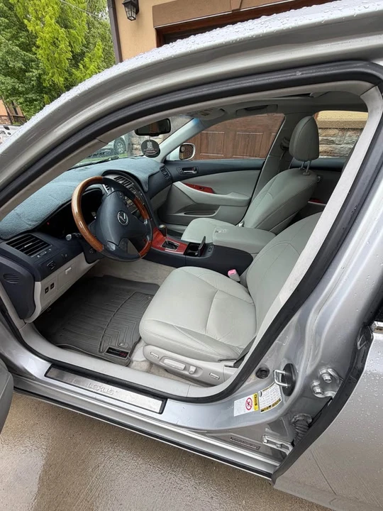 2009 Lexus ES 5th Gen - Image 7 of 12