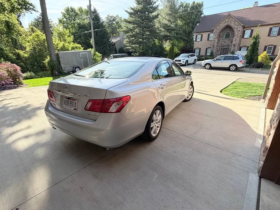 2009 Lexus ES 5th Gen - Image 4 of 12