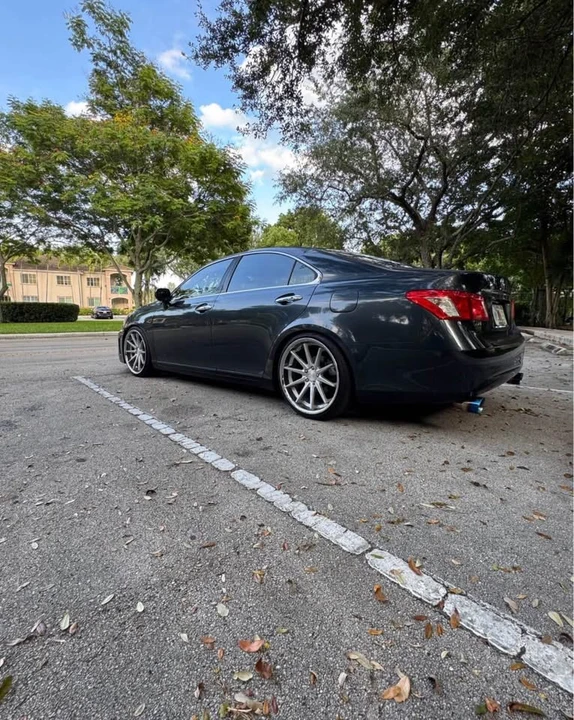 2009 Lexus ES 5th Gen - Image 4 of 9