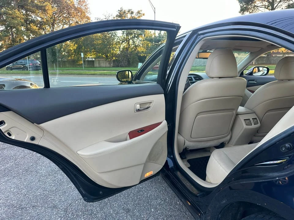 2009 Lexus ES 4th Gen - Image 13 of 20