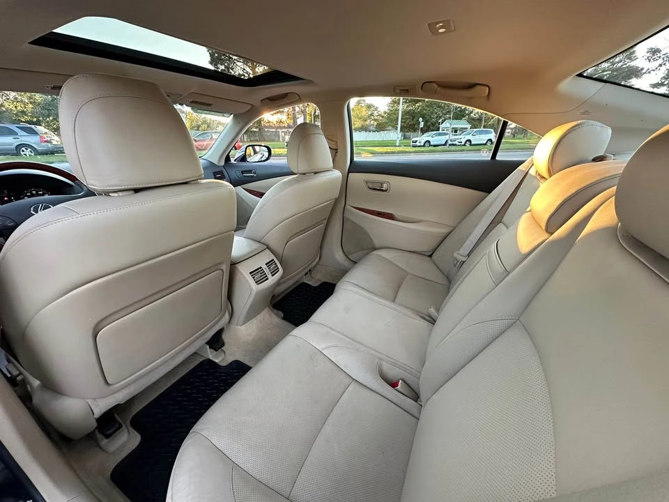 2009 Lexus ES 4th Gen - Image 11 of 20